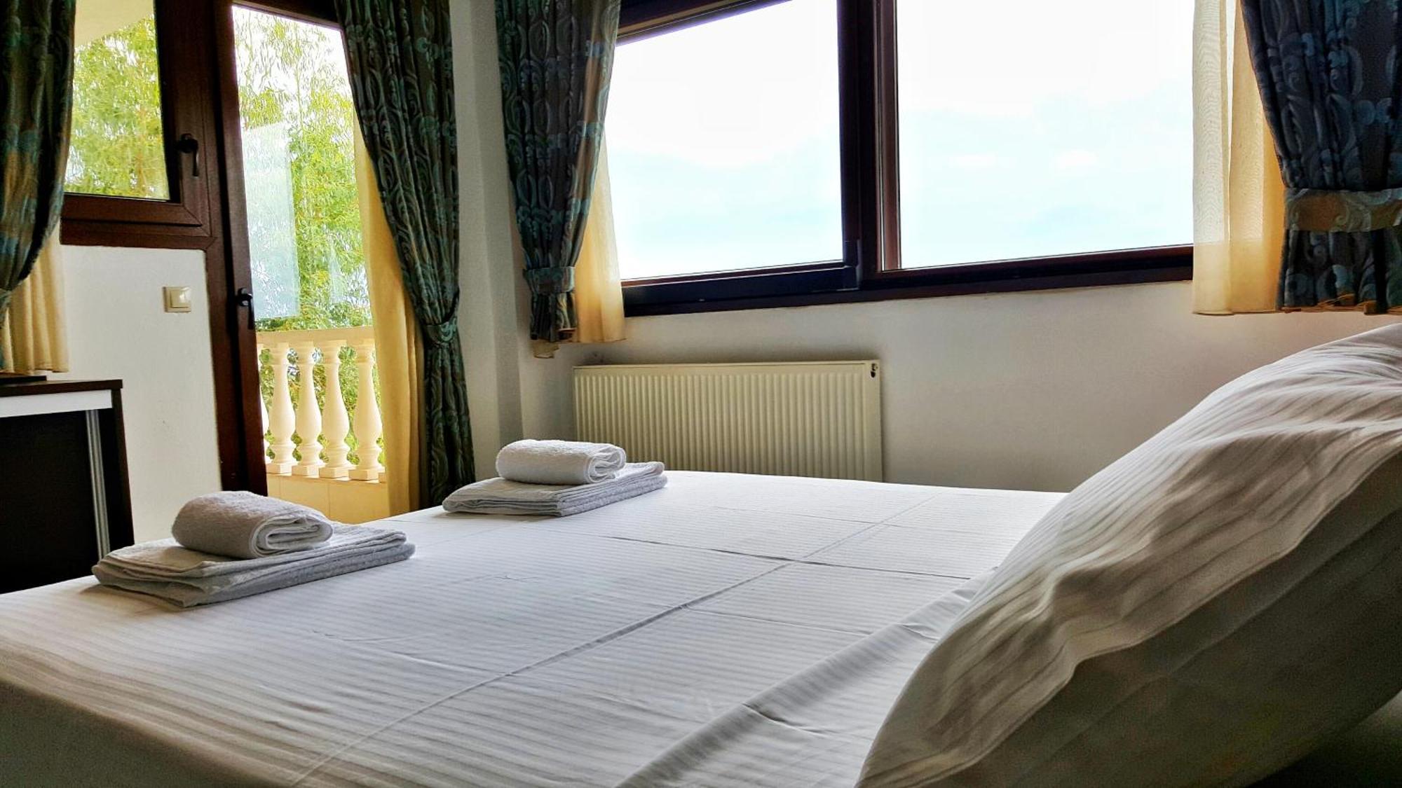Bungalow White Tennis Apartments & Suites Pefkochori Zimmer foto
